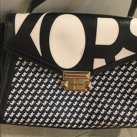 #bangles#dresses#designer bags #sarees from India - Picture 3 of 8